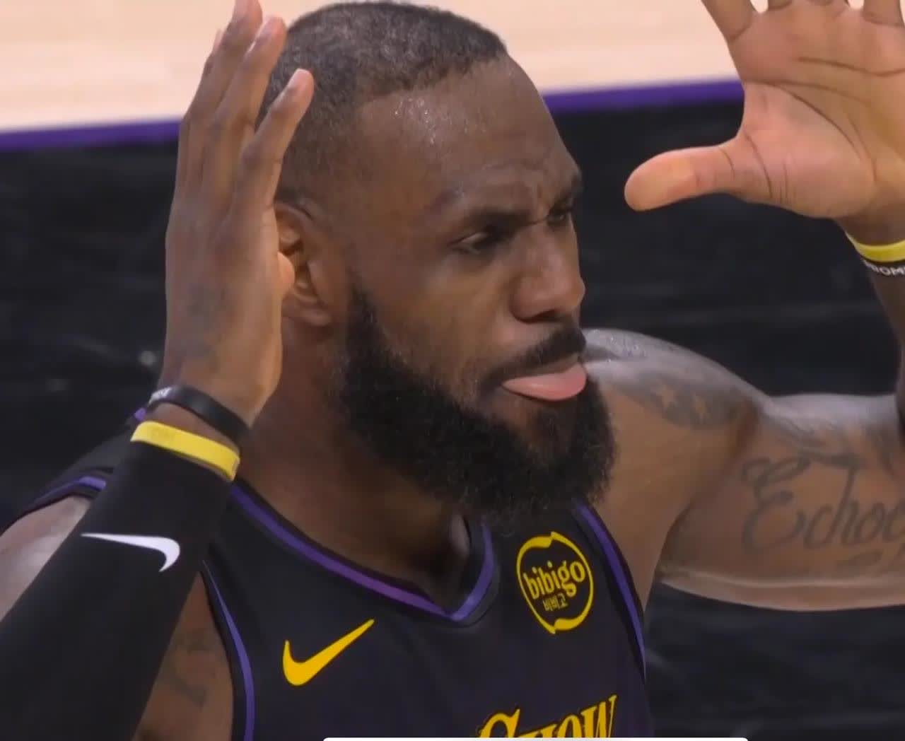 开云登陆入口-詹姆斯意外战胜巴塞罗那，出色防守引爆全场！-开云登陆入口