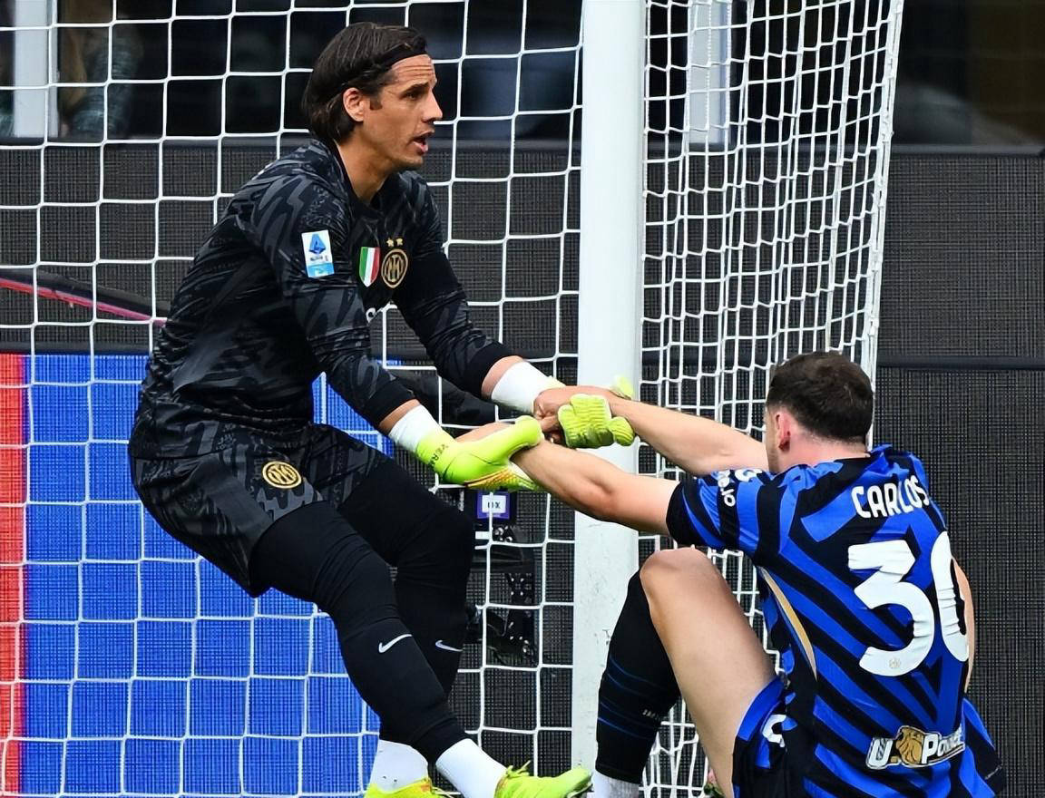 开云中国-关键时刻荷甲焦点战；国际米兰战术微调；气氛紧张；阵容厚度经受考验-开云中国